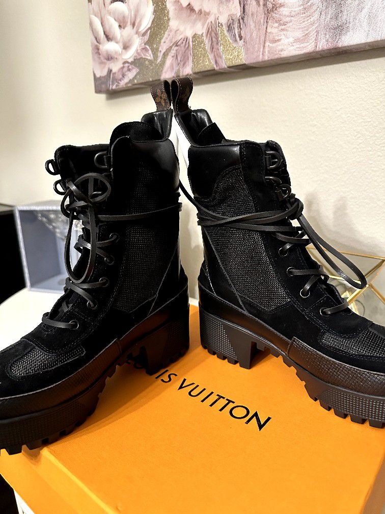 Lv Boots Women Size 8 for Sale in Fontana, CA - OfferUp