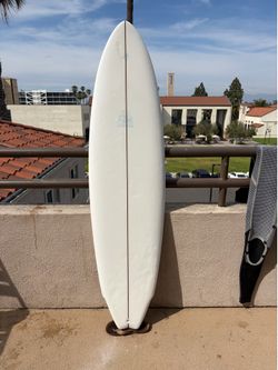 5’10 Twin Fin Surfboard