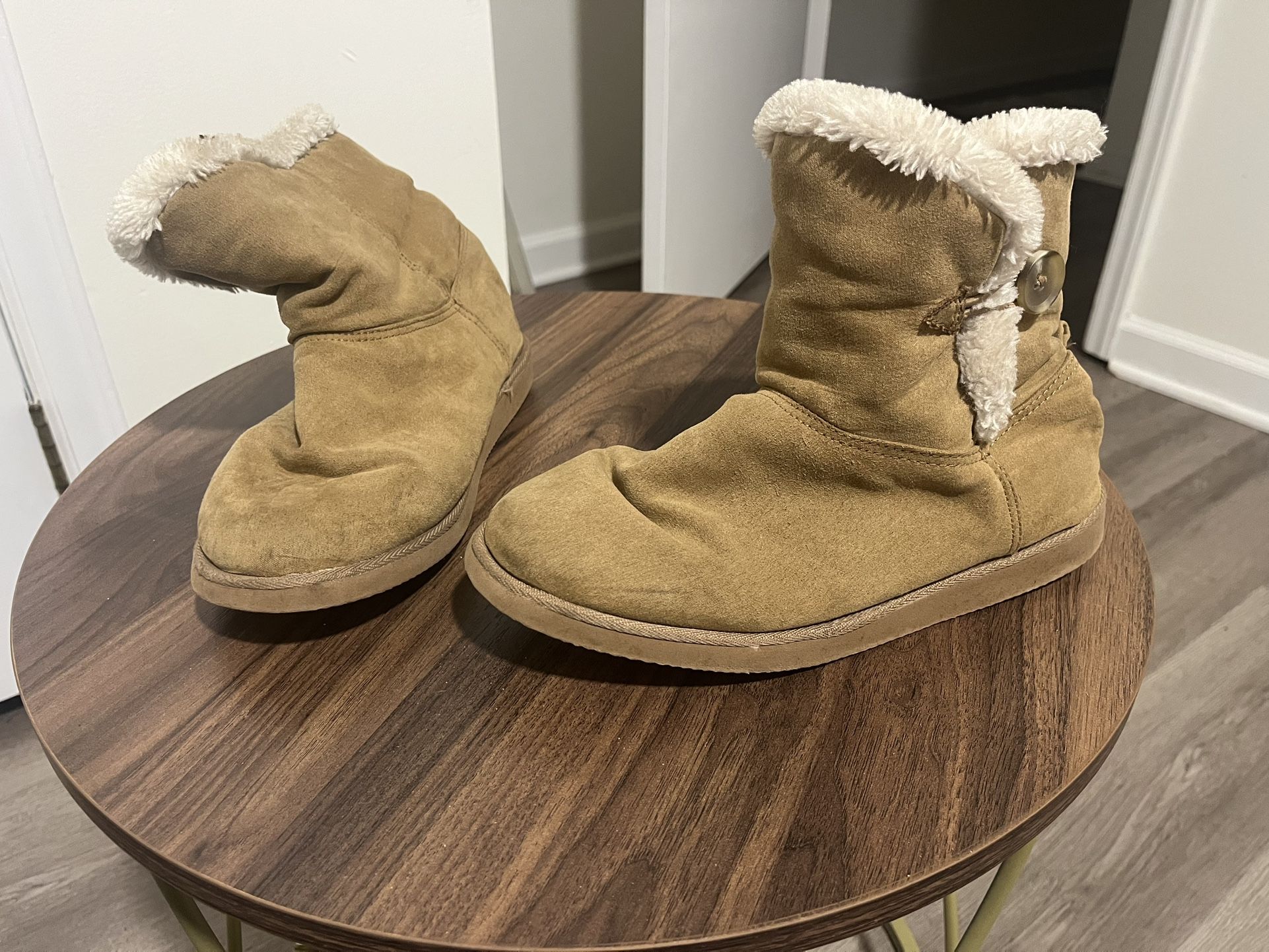 Old Navy Boots Size 8