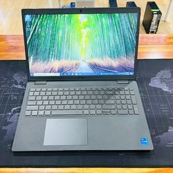 DELL Latitude 3520 15” Core i5-1135G7 8GB 500GB SSD Windows 11 Pro Laptop