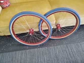 26in cruiser wheelset with easy glide tires  200.00  obo