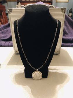 1776 Medallion Pendant Necklace Silver Tone