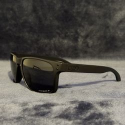 Oakley Holbrook Sunglasses New In Box