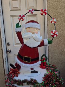 Xmas Santa 🎅 Juggling 🍬 candy sculpture