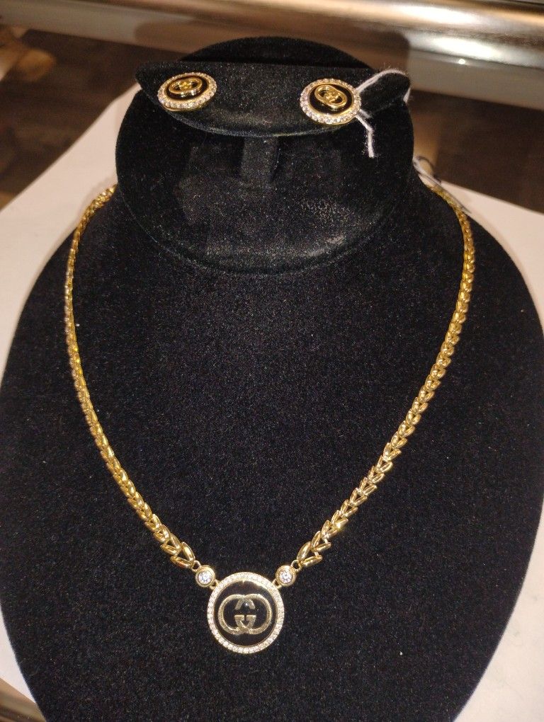 Gucci Necklace Set