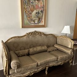 RareXVI Carved Antique Canap With 4 Accent Chairs