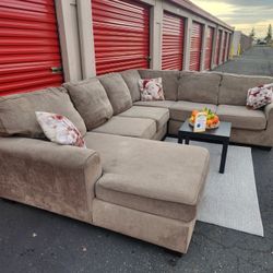 *Free delivery* beige Ashley suede U big sectional couch w/coffee table rug like new soft pillow