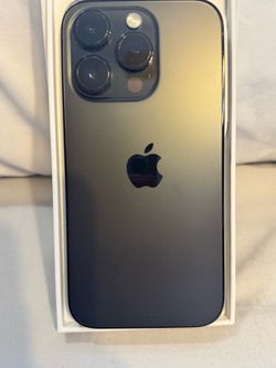 iPhone 14 Pro unlocked in excellent condition – 256GB.