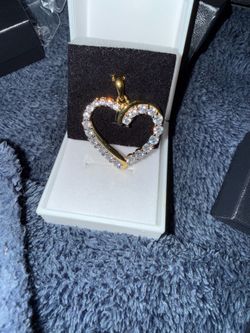 Beautiful Heart Pendant!!