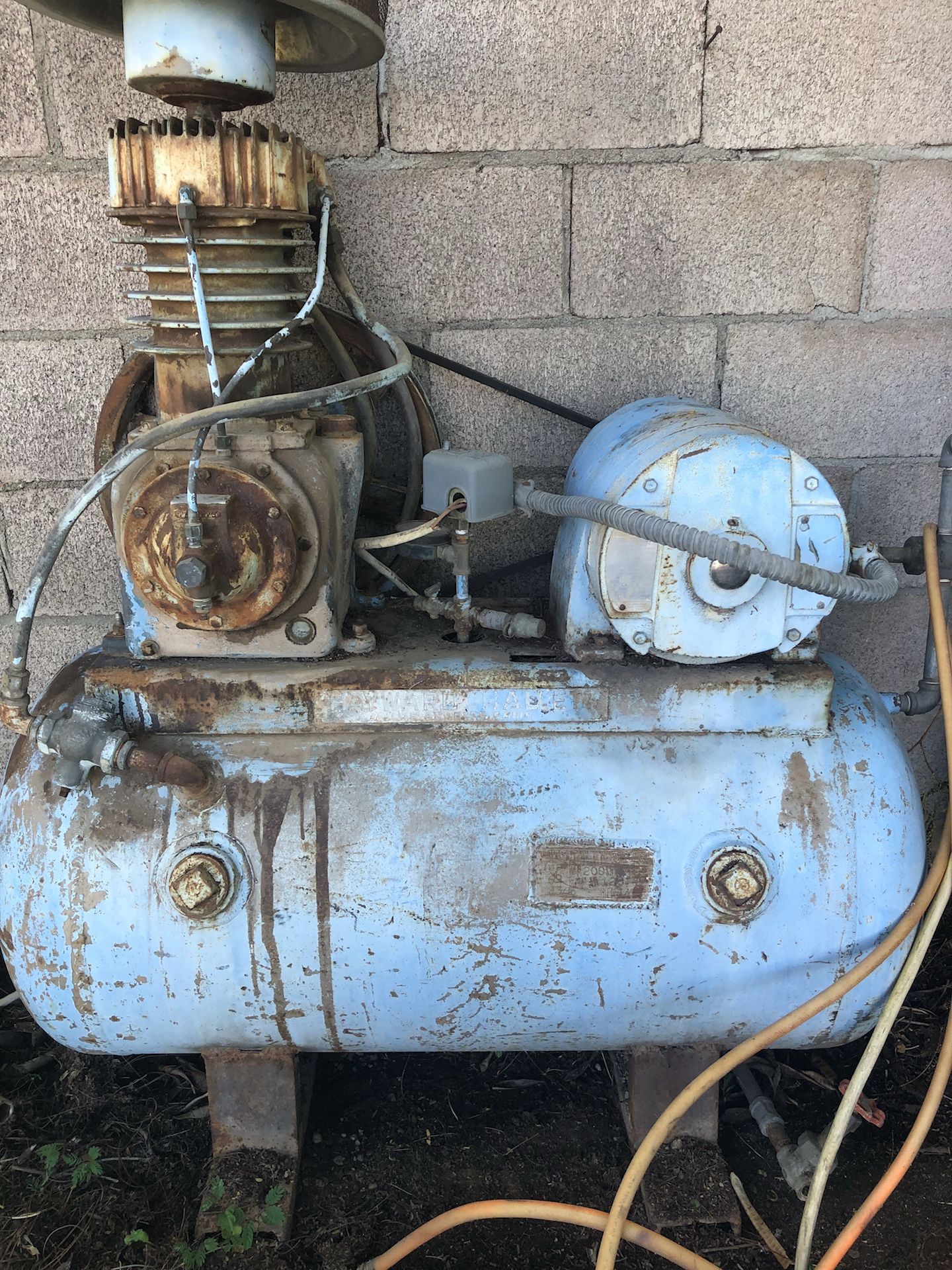 Heavy duty commercial air compressor. $300