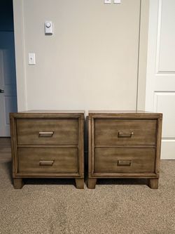 2 Matching Wood Nightstands