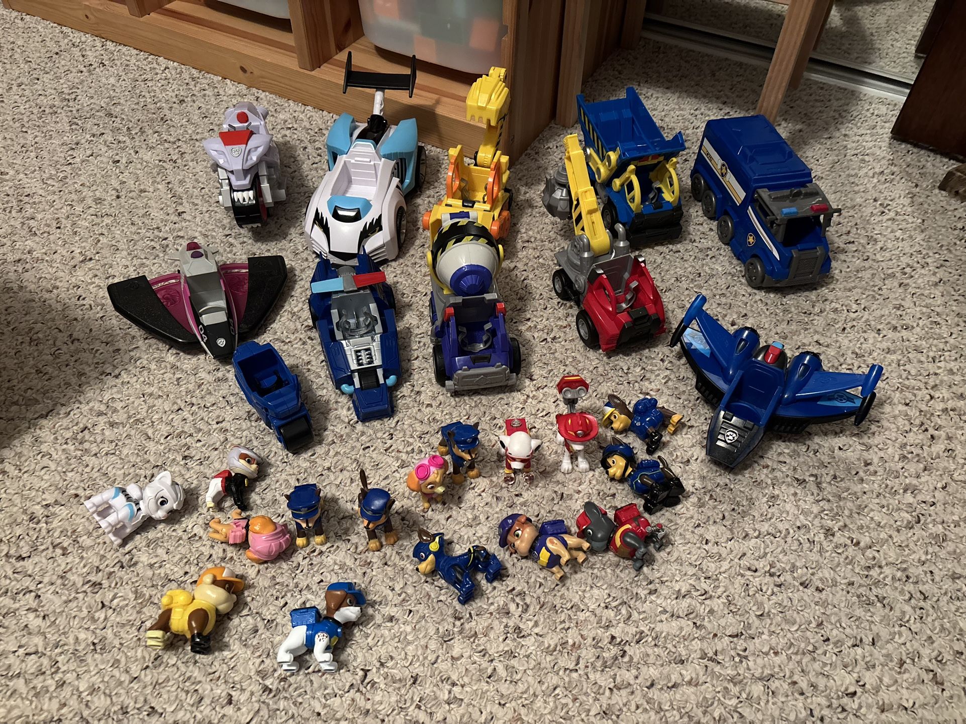 Paw Patrol Vehicles With Lots Of Pups