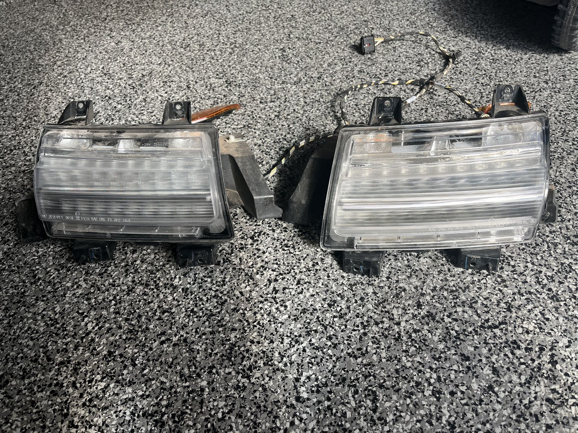 Jeep JL LED Front Turn Signal Daytime Running Lamps