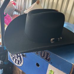 Resistió 4x Hat 