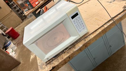 GE White Microwave 