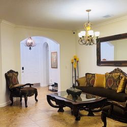 $2000 : El Dorado Elegant Classic Living Room Furniture Set  Excellent Condition