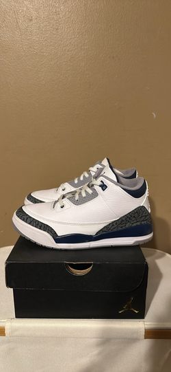 Jordan 3 Midnight Navy (Size 3Y)