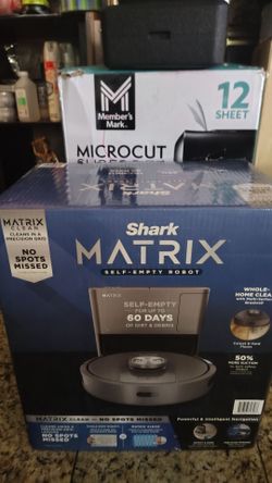 Used good like new Shark Matrix Self-Emptying Robot Vacuum, Black,