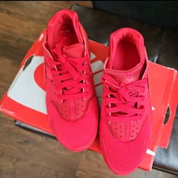 Red huaraches