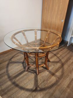 Wicker dining room set