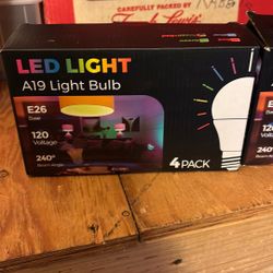 Total Of 8 Colored LED Light Bulbs.. 4 Green/ 4 Red
