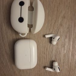 Apple AirPods Pro (1st Gen) with Charging Case + Baymax Case