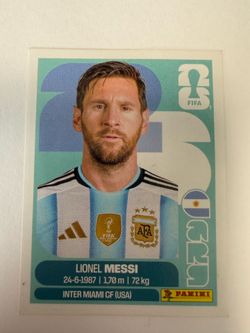 Cromo de Lionel Andrés Messi y Cristiano Ronaldo y Luka Modrić