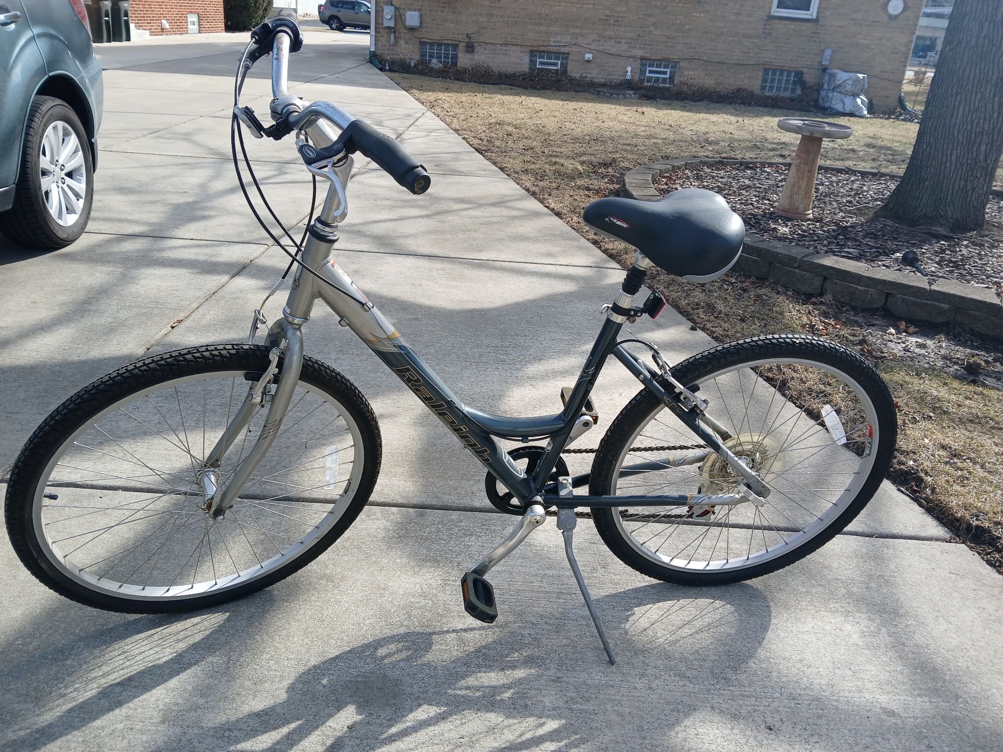 Women’s bike (Raleigh)10 speed
