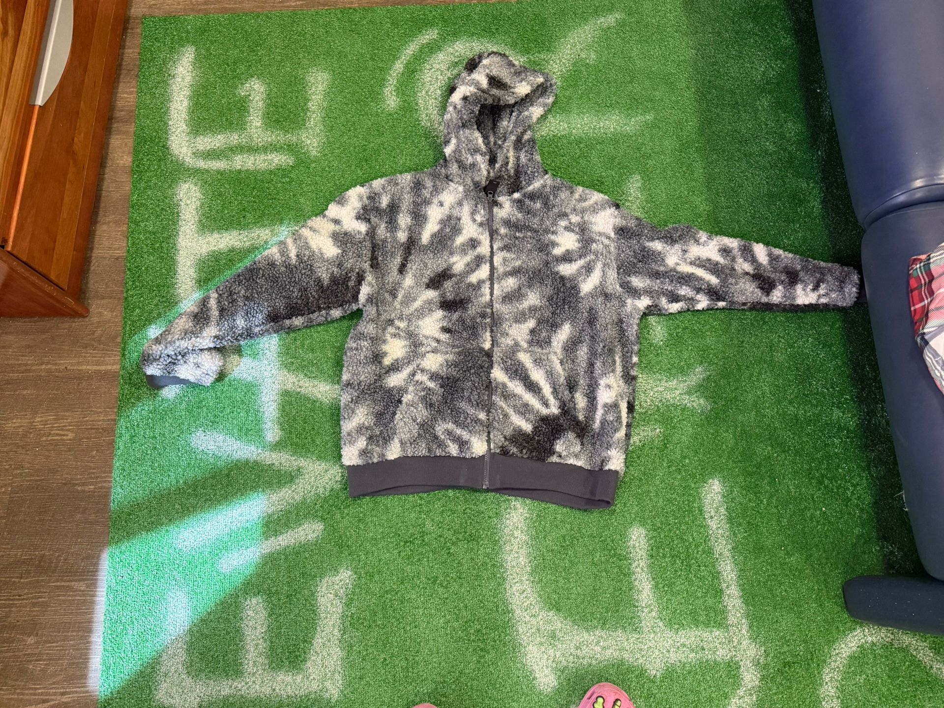 FLUFFY ZIP UP HOODIE