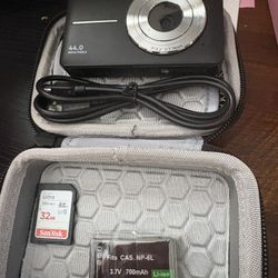 Digital Camera 