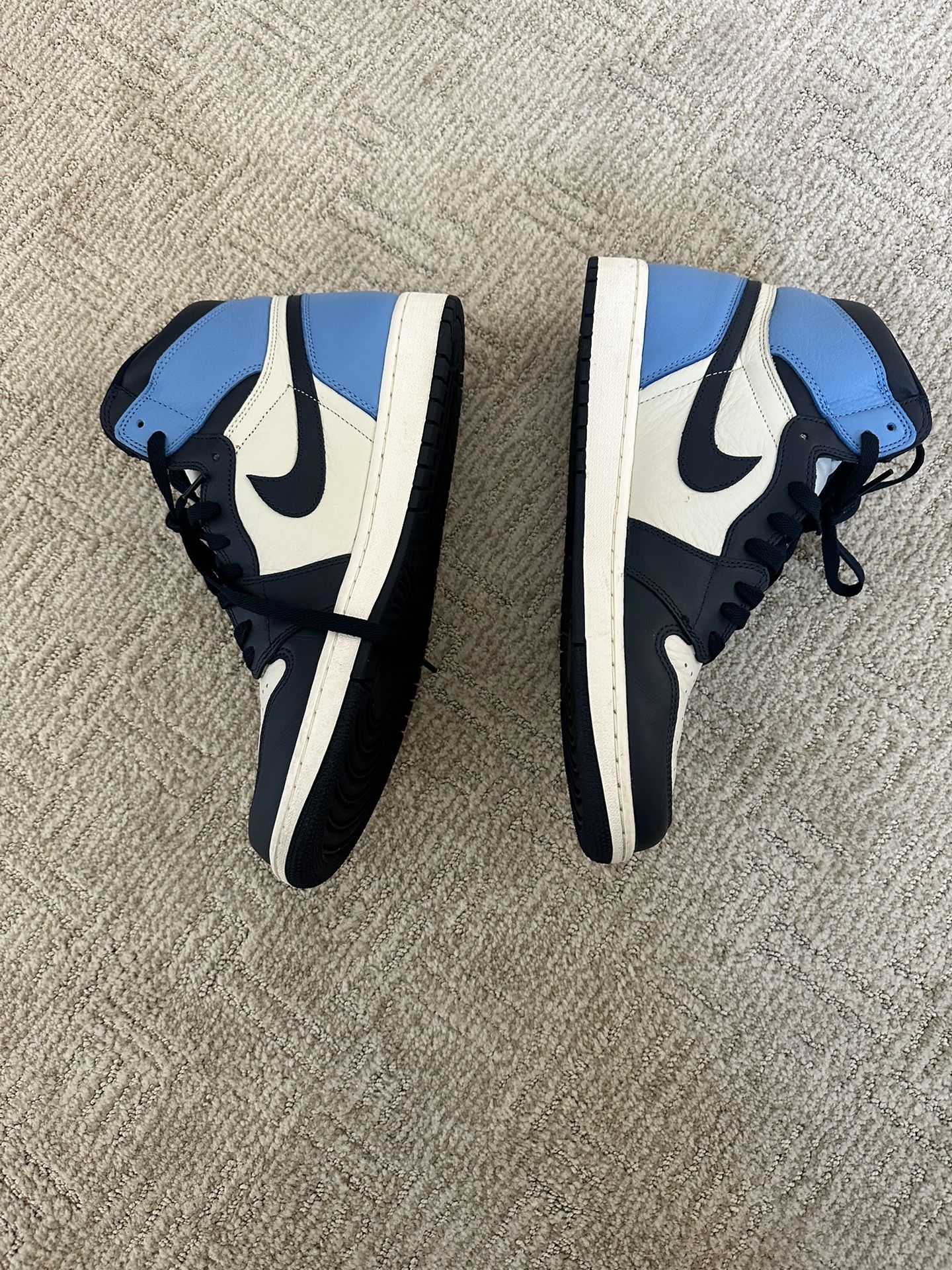 Air Jordan 1 Retro Obsidian 