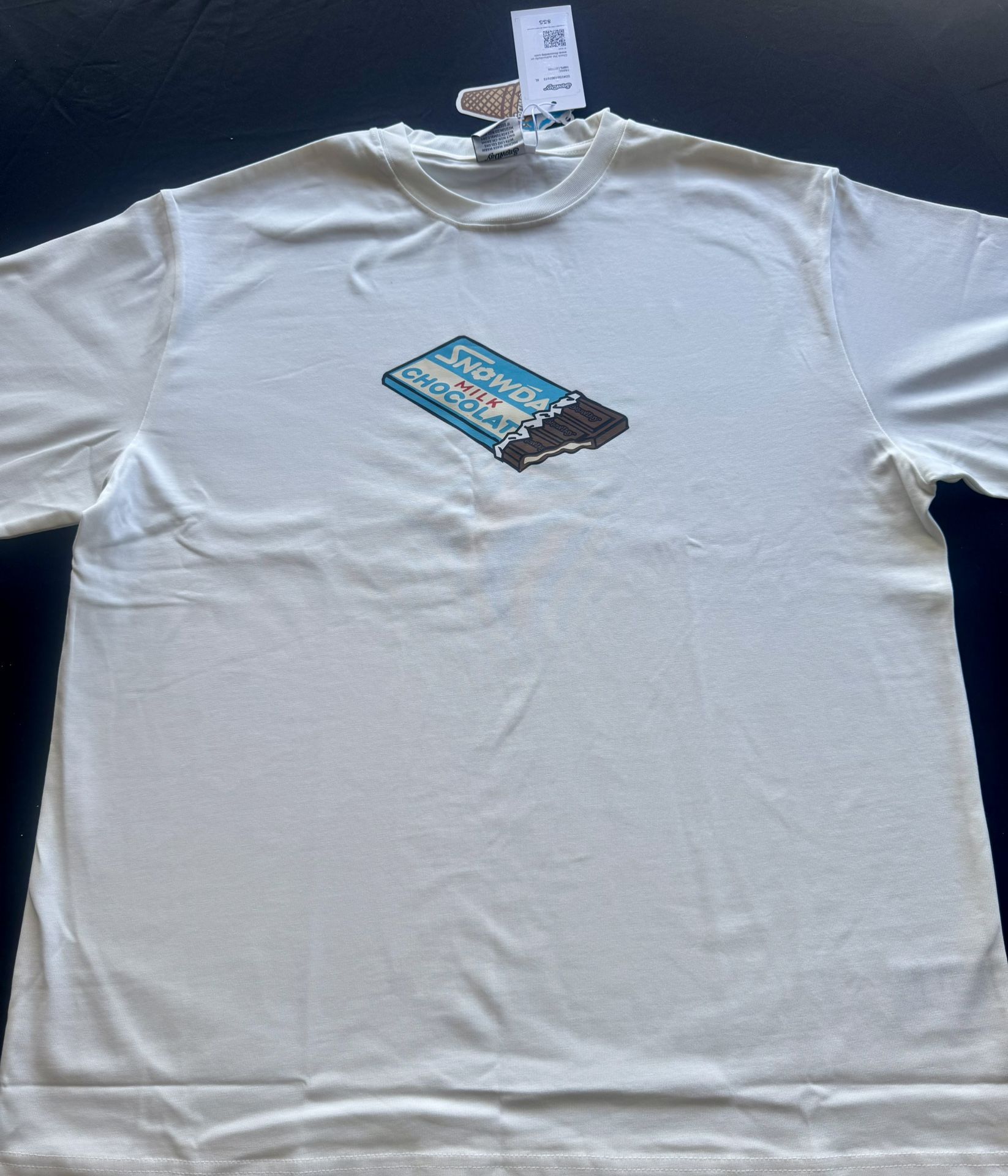Snow Day Chocolate Center Tee Size XL
