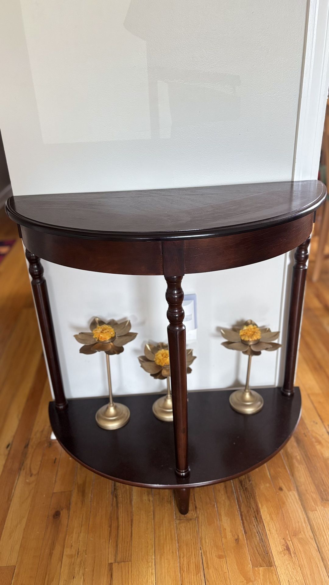 Half moon Table