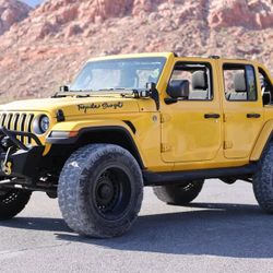 2020 Jeep Wrangler Sahara 