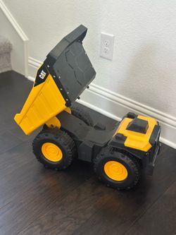 CAT Mighty Steel Dump Truck – Excellent Condition
