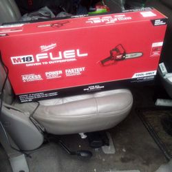 Milwaukee M18 Saw