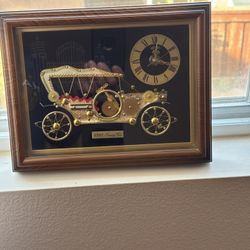 Clock Watch Unique And Elegant 