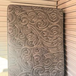 Queen Therapedic Beaumont Firm Mattress and Boxspring 