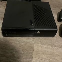 Xbox 360 W/ 2 Official Controllers, 2 Third Party Wired Controllers
