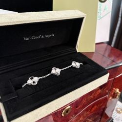 Silver Clover Bracelet