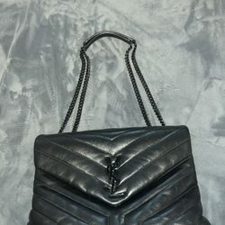 Saint Laurent Loulou Medium YSL shoulder bag in quilted leather
