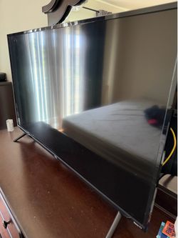 TCL 40 inch - Roku smart TV