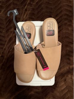 NEW. No Boundaries (4.4) | 1,790 No Boundaries Women's Comfort Slide Sandals NEW