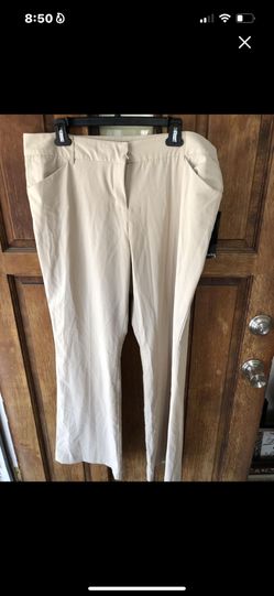 Women’s Tan Dress Pants with pockets Size 16 from Daisy Fuentes 