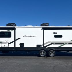 Eddie Bauer Signature 33RL For Sale