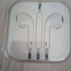 APPLE EARPHONES BRAND NEW NEVER OPENED NO FLAWS NEVER USED