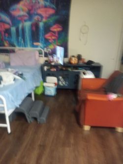 Multiple items for sale immediately I have to leave tomorrow family emergency