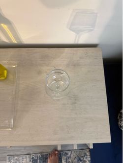 Glass wine cups