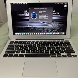2011 Macbook Air 11”