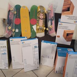 Skateboard (With Bearring Set) And Bathroom Supplies 